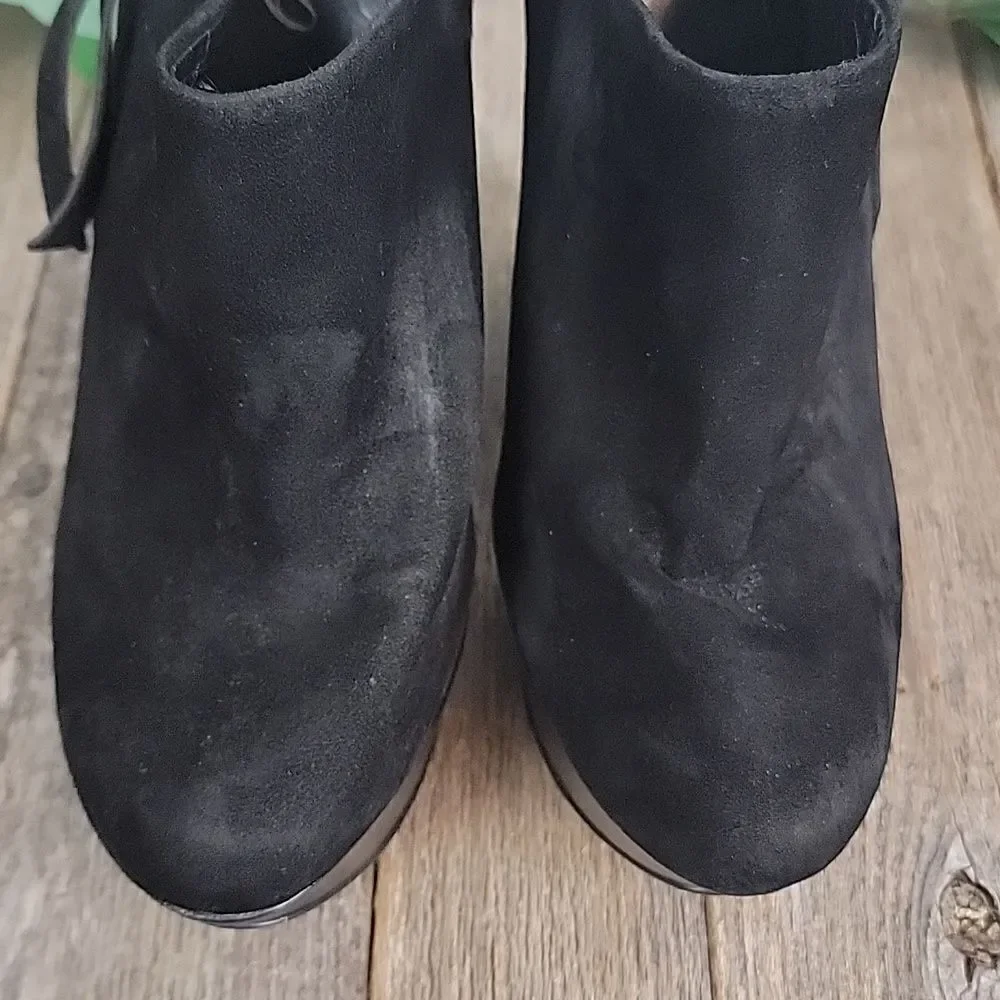 Boutique 9 suede platform heels Size 8.5